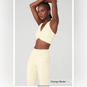 Alo Yoga Set- French Vanilla